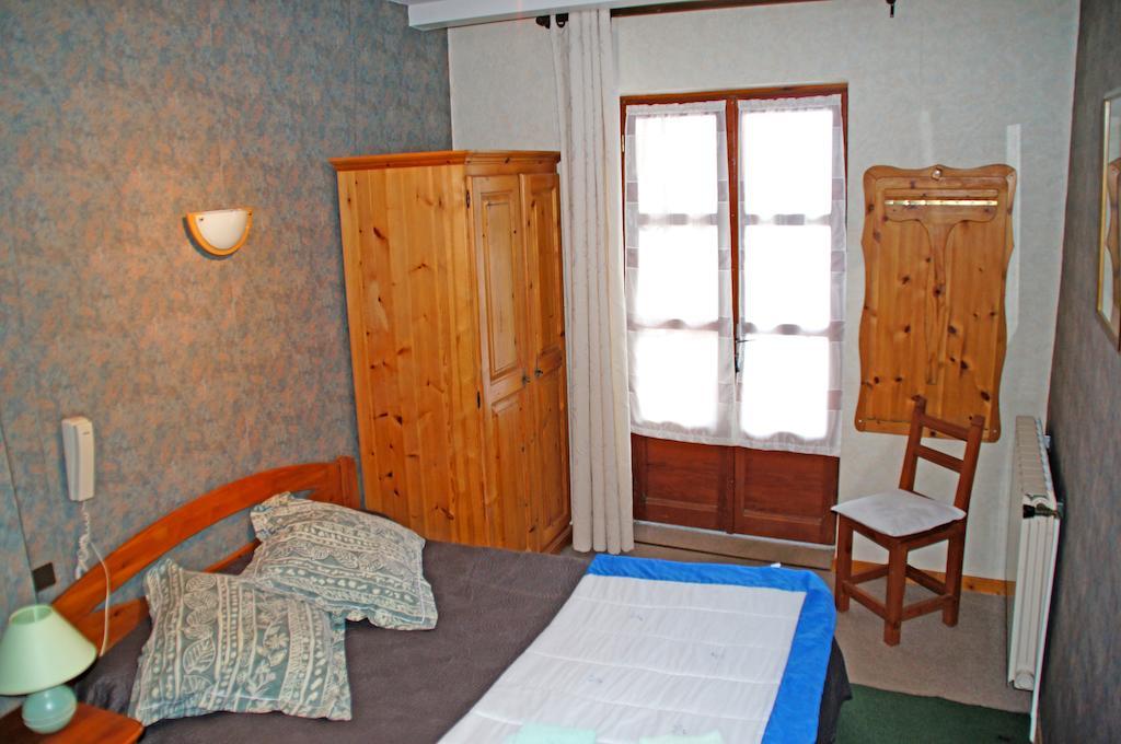 Le Relais Des Vaudois Hotel Freissinieres Room photo