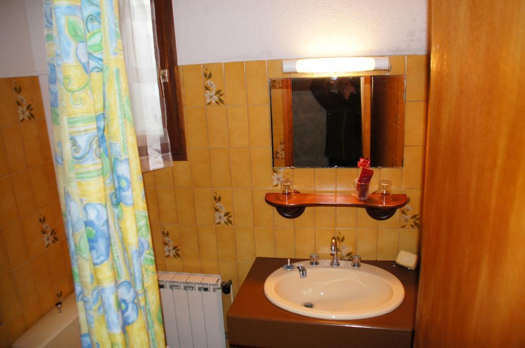 Le Relais Des Vaudois Hotel Freissinieres Room photo