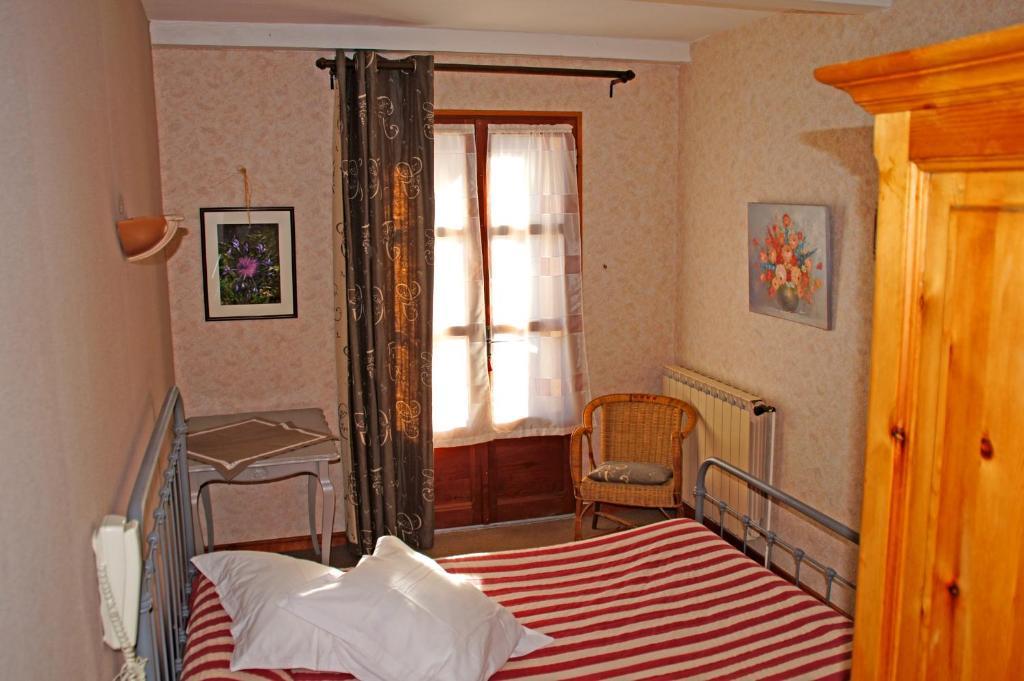 Le Relais Des Vaudois Hotel Freissinieres Room photo